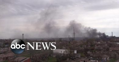 Ukrainian fighters resist Russian forces at Mariupol steel plant
