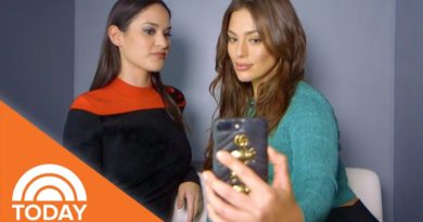 Ashley Graham On How To Take The Perfect Selfie | Donna Off-Air | TODAY