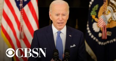 Biden extends pause on student loan repayments until May 2022