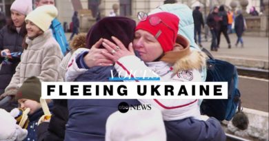 Ukraine refugees: Families torn apart as women, children flee alone l ABC News