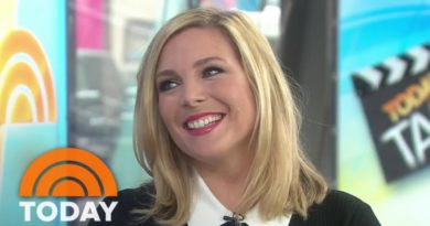 ‘Grace & Frankie’ Star June Diane Raphael: I Was Having Contractions On Set! | TODAY
