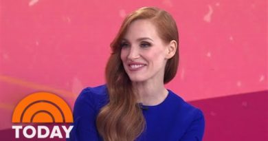 Jessica Chastain Explains Viral Video Of Oscar Isaac Kissing Her Elbow