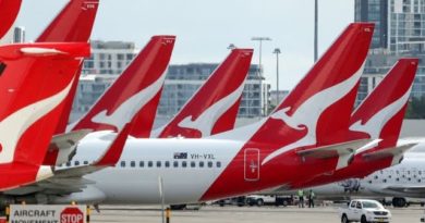 Qantas Sees International Travel Restarting in October: CEO