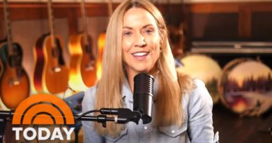 Sheryl Crow Opens Up About Her health, Relationships And More