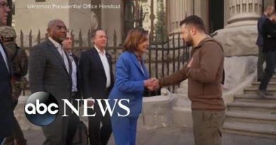 Speaker Pelosi meets Zelenskyy in unannounced visit to Kyiv l ABC News