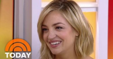 Abby Elliott Talks About ‘Odd Mom Out’ And Does Her Drew Barrymore Impression | TODAY