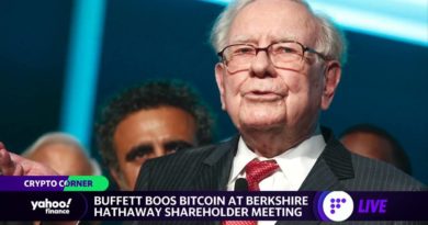 Warren Buffett bashes bitcoin at annual Berkshire Hathaway meeting