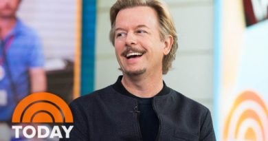 David Spade Talks ‘Fameless,’ Roasting Rob Lowe, Ann Coulter | TODAY