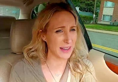 Nikki Glaser FINALLY Goes to Therapy With Ex Chris