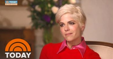 Selma Blair Opens Up About Difficult Relationship With Her Mother